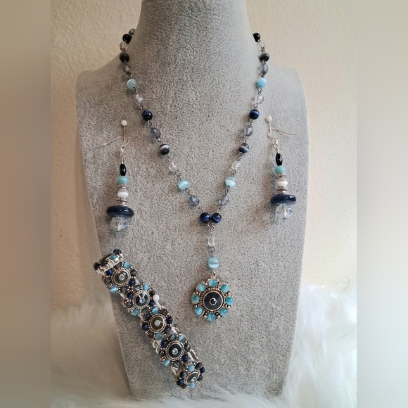 Blues White Silver Colored Glass Like Beaded Necklace, Earrings And Bracelet Set - Picture 10 of 10